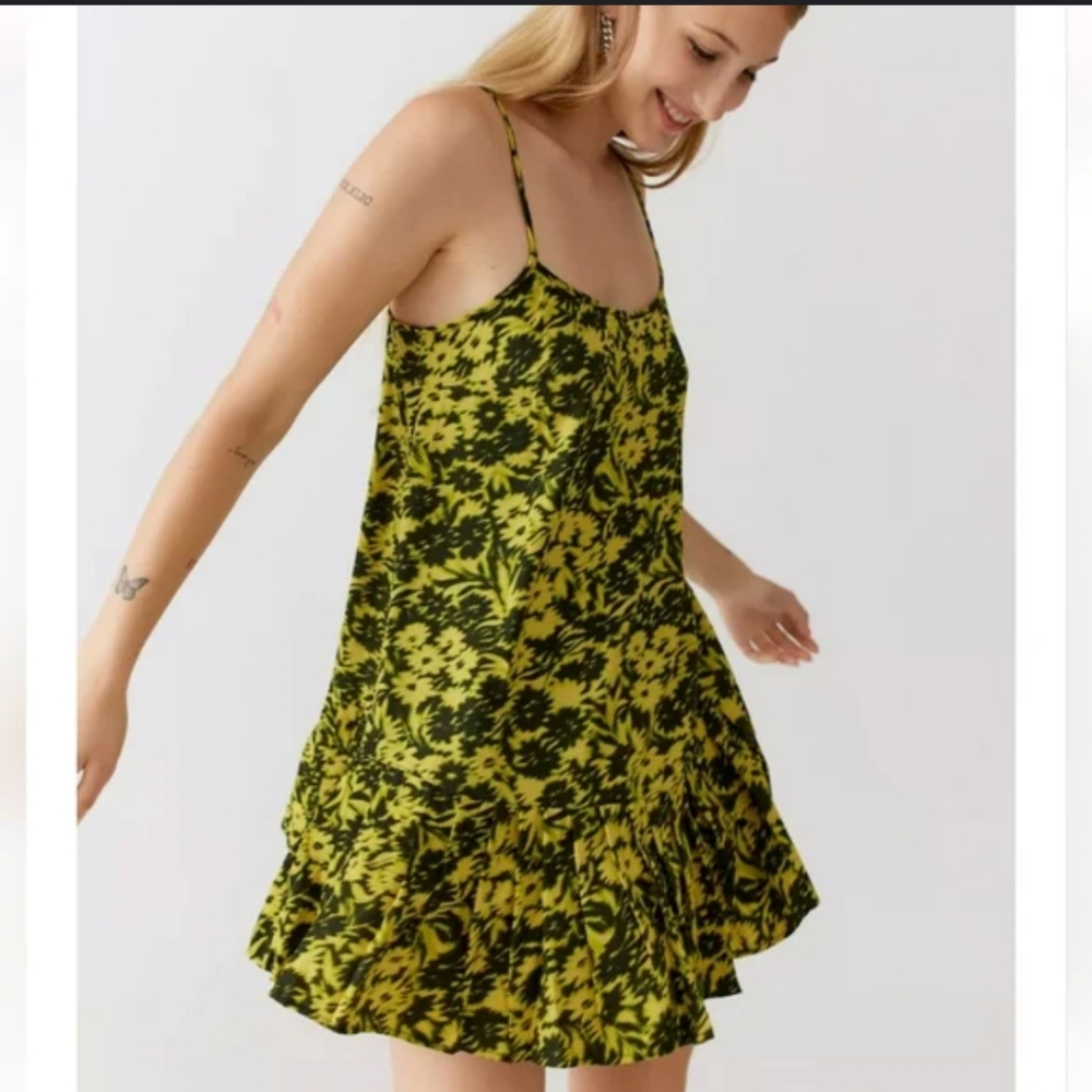 NWOT Urban Outfitters | Floral Camille Mini Dress
